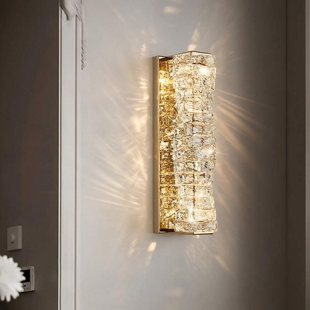 Luxury-modern gold/silver crystal wall lamp with LED three-color changing light. Suitable for bedrooms, bedside tables, corridors, etc. It is suitable for various indoor home lighting and decoration in different places. No wall switch is included.